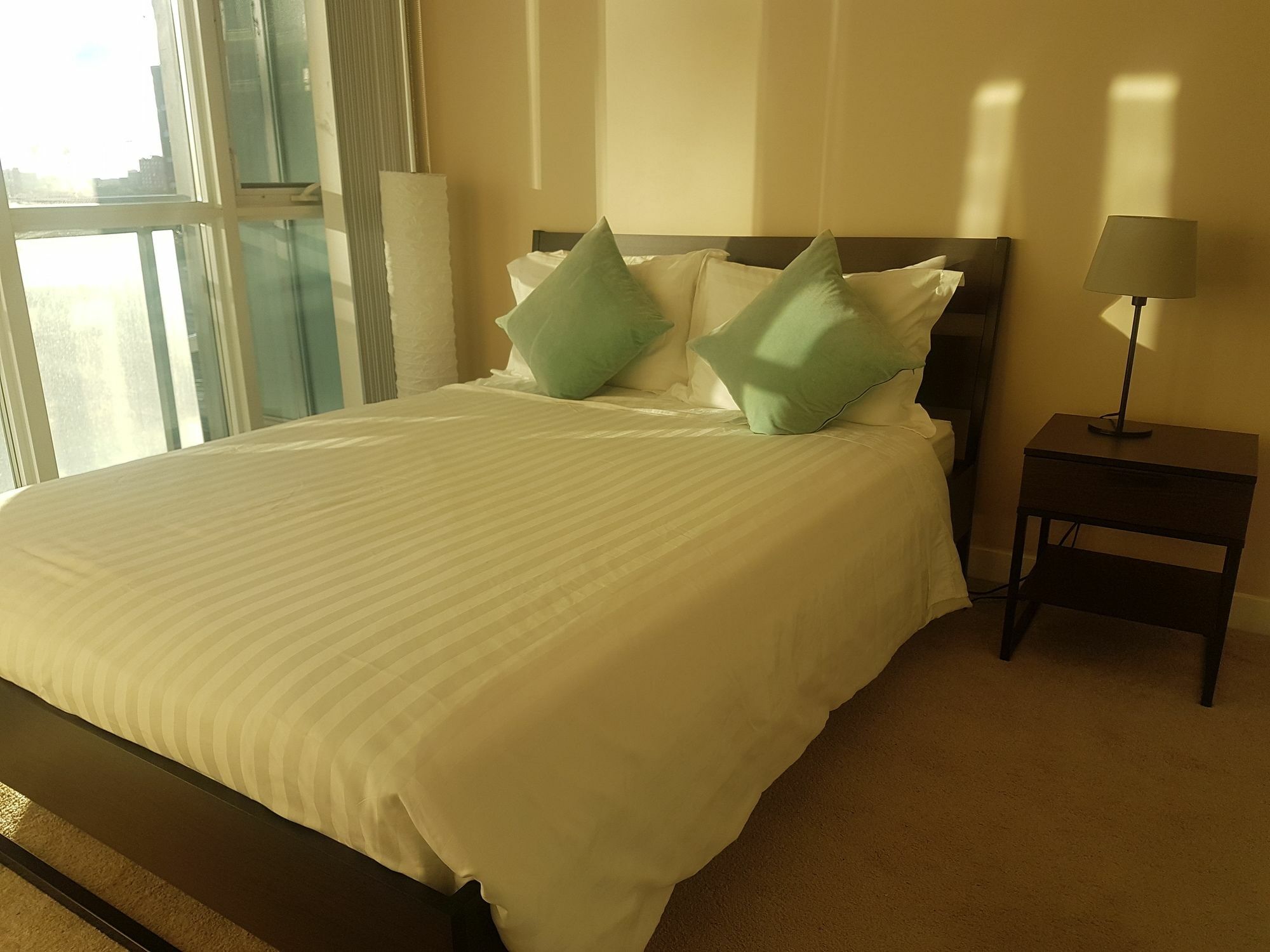 N2N Suites - Downtown Lake & City View Apartments Toronto Extérieur photo