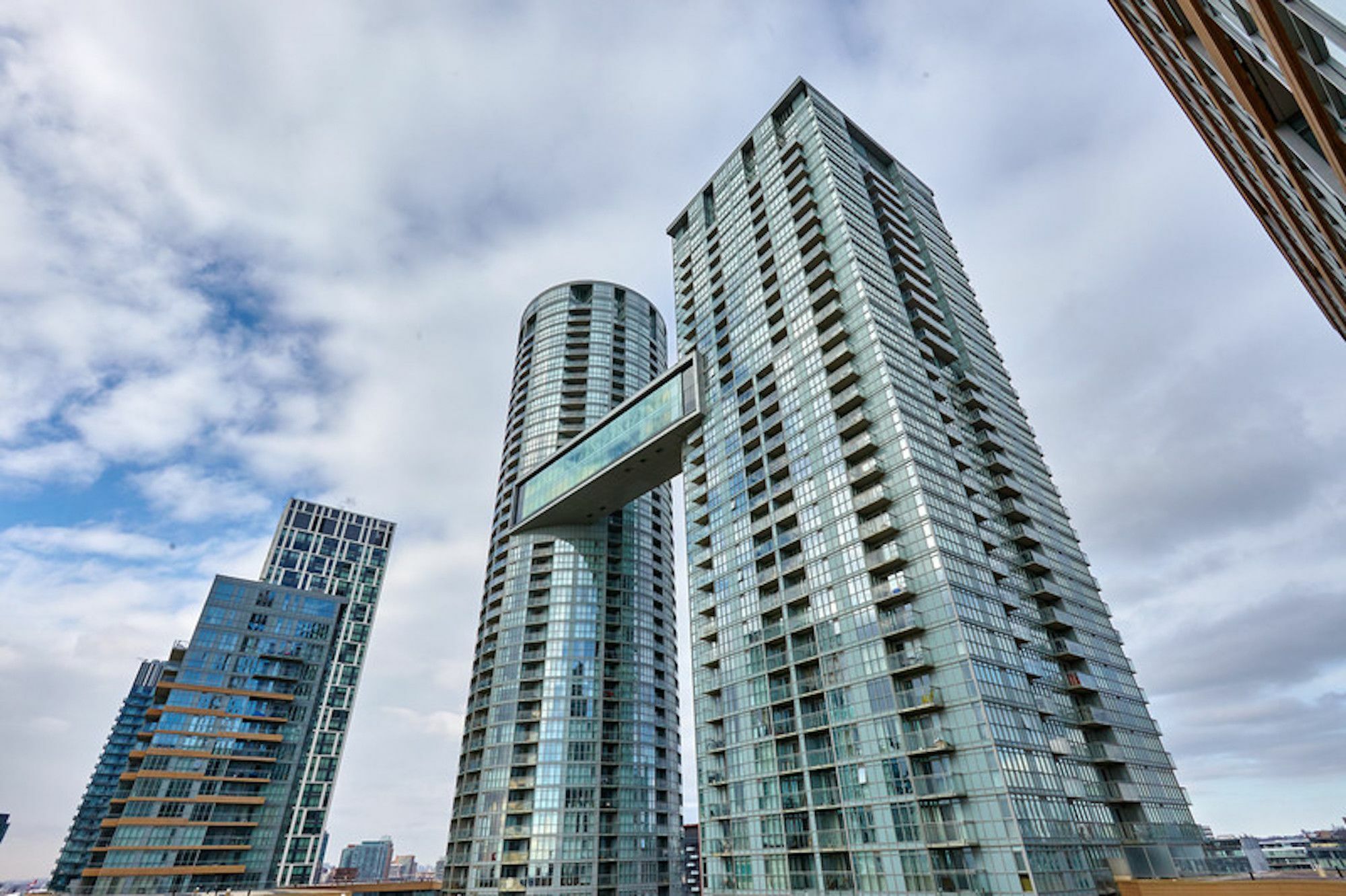 N2N Suites - Downtown Lake & City View Apartments Toronto Extérieur photo