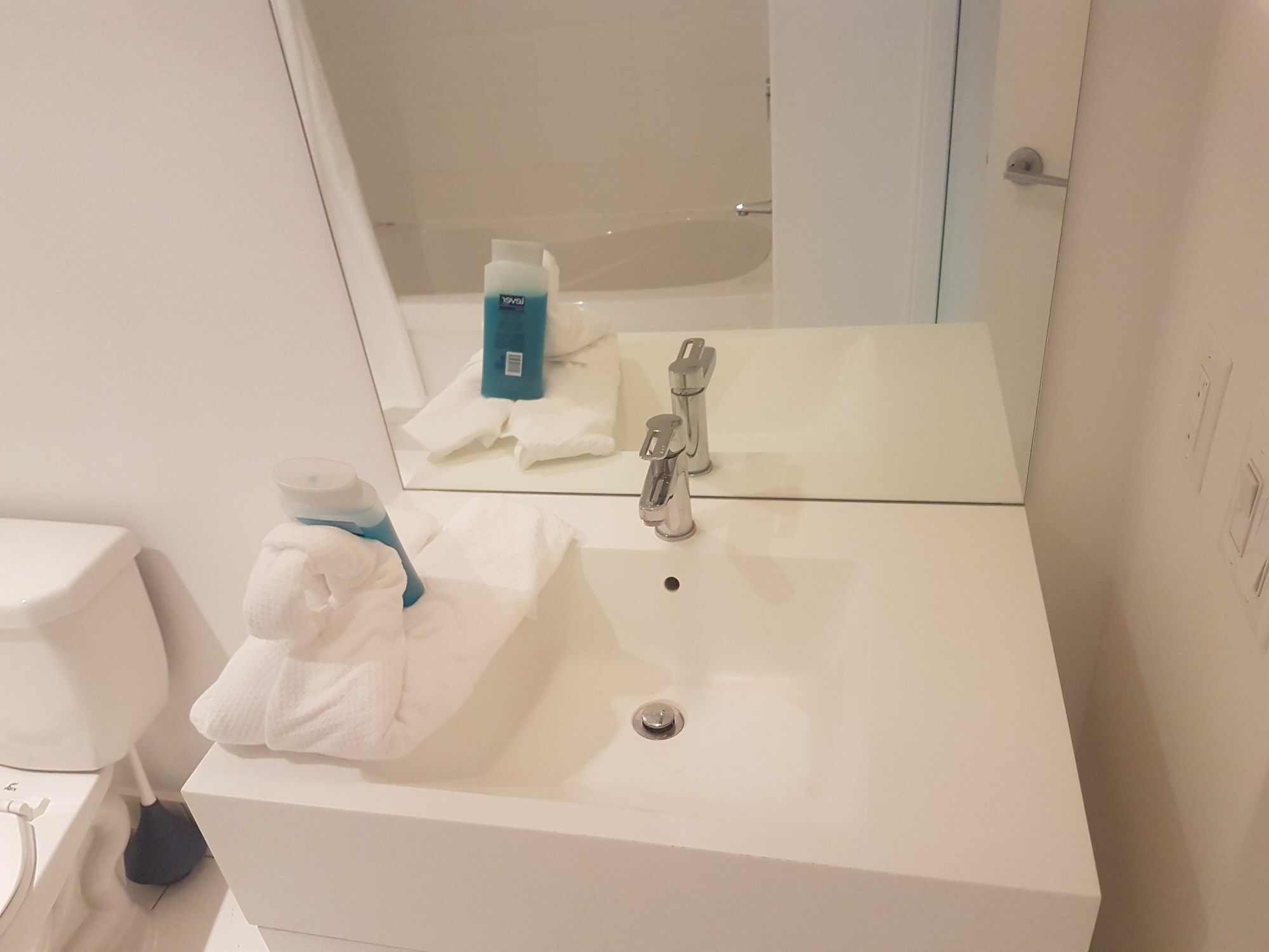 N2N Suites - Downtown Lake & City View Apartments Toronto Extérieur photo